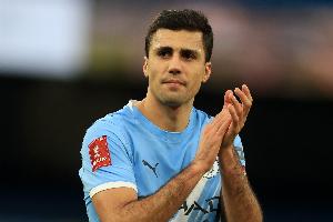 德拉富恩特谈罗德里：他是世界最佳 希望海外球员回西班牙踢球