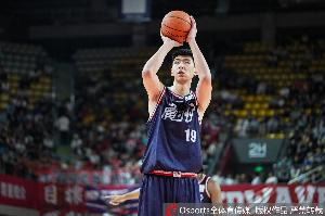 内线支柱！徐昕4中4高效拿下10分8板4帽 正负值+14