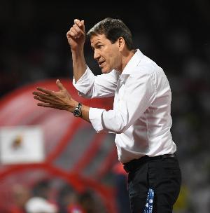 鲁迪·加西亚带队2连平！法国籍主帅执教非法国队，本届7战3平4负
