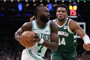 Stein：绿军以布朗为核心报价字母哥 雄鹿考虑不拉第三方直接交易
