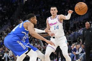 ESPN：至少有4份强有力的交易报价皆因字母哥不愿续约而告吹