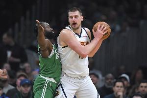 记者：掘金对布朗表现出浓厚兴趣 可能需要交易穆雷或戈登
